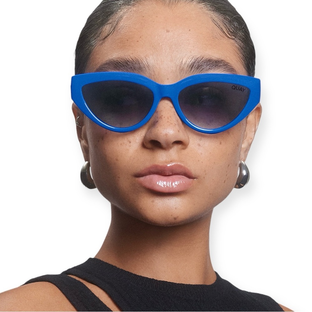QUAY Narrow Down Sunglasses Polarized Cobalt Blue Frame Smoke Gradient Lens NWT
